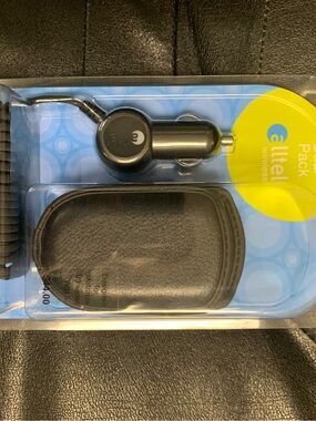 Wireless Black Car Charger & Carry Pouch